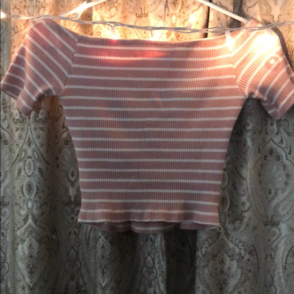 3 for 25🦋 Pink & white crop top